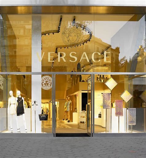 versace barcelona paseo de gracia|Descubre la Exclusiva Boutique Versace en Paseo de Gràcia de .